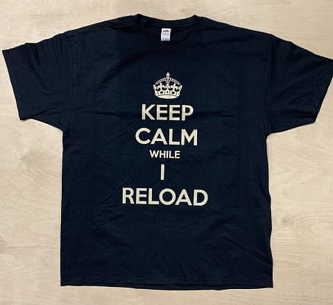 Футболка "Keep Calm While I reload" черная