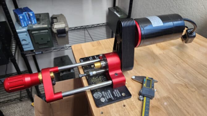 Комплект для подрезания гильз Henderson Precision GEN 3 POWERED CASE TRIMMER (с чехлом и подставкой)